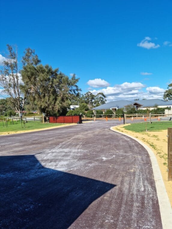 Byford Asphalt Driveway, Busy Digger Asphalt, Busy Digger Driveways, Busy Digger hot mix