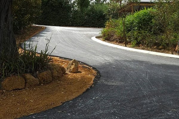 Jarrahdale Entrance & Driveway